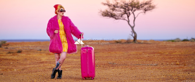 Hero-Trichro-PinkGirl-Hewitt-Logo-2600x1100px.jpg